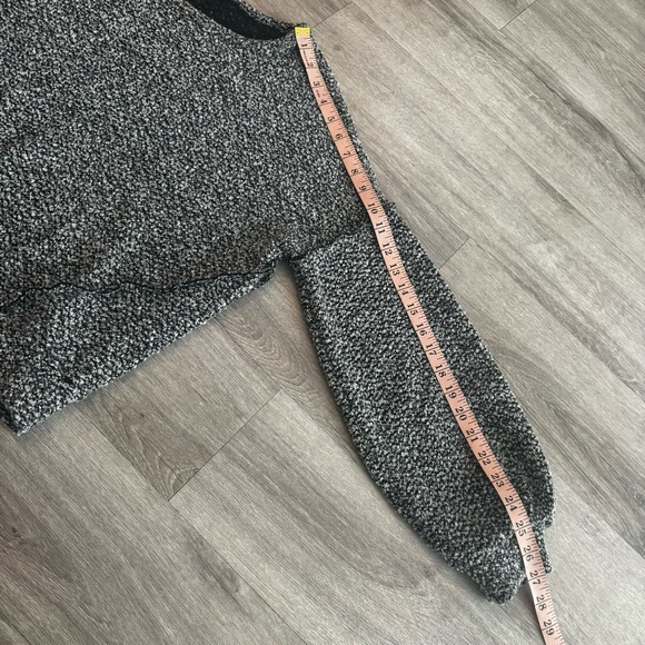 Peach Love Black and White sweater - Picture 7 of 7